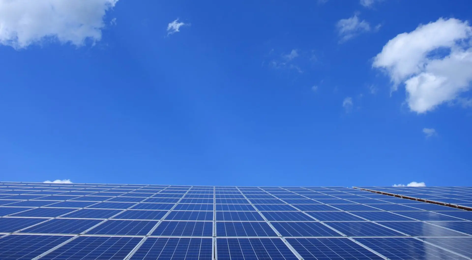 Large commercial solar panel array